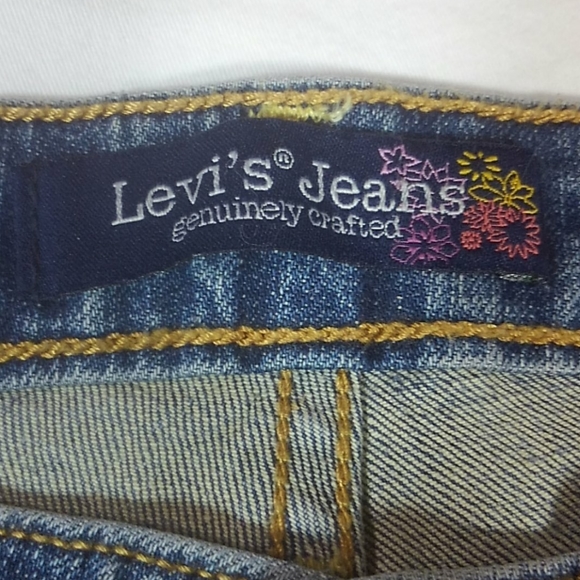 Levi's Blue Jean Shorts 5 - Picture 4 of 6